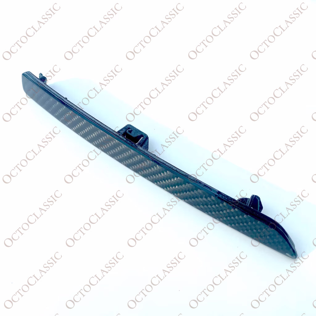 BMW M3 M4 F80 F82 F83 Heckstoßstangenreflektoren kundenspezifisches Ersatzpaar aus Kohlefaser 63147848583 & 63147848584