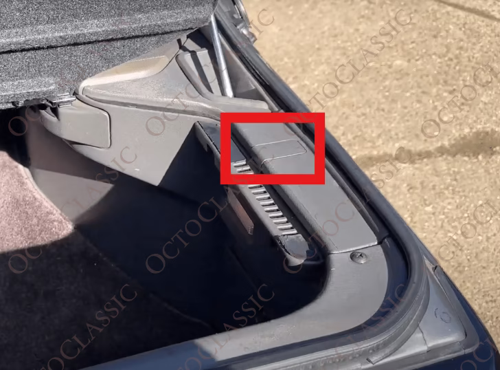 Nissan S12 200SX Silvia Gazelle Osłonki Śrub Bagażnika Zestaw 2 Sztuk Wszystkie Kolory