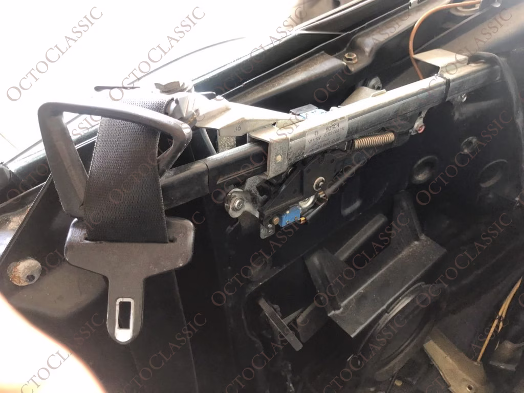 A124 Kit de reparación del alimentador del cinturón de seguridad  (w124 cabriolé, convertible, techo abatible) 1248600982 1248600604