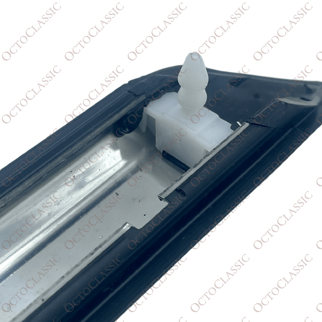 BMW E30 Coupe Black Trim Moulding For Side Panel Left Or Right 51131965105 / 51131965106 BMW E30 Coupe Black Trim Moulding For Side Panel Left Or Right 51131965105 / 51131965106