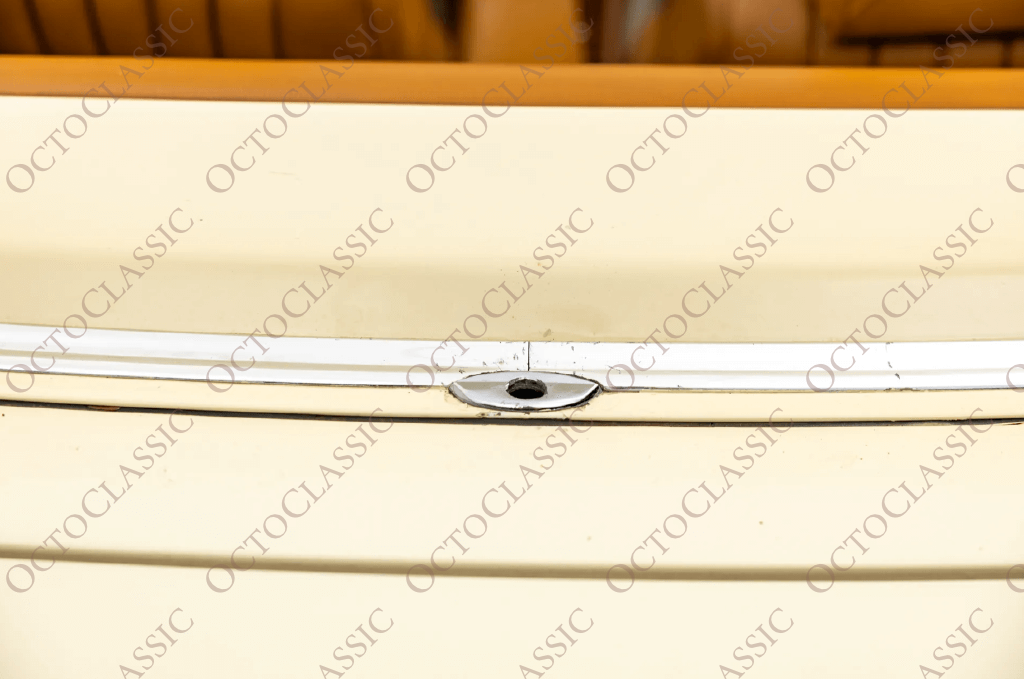 Mercedes R107 Chrom Rosette Softtop / Hardtop Abdeckung A1077580141 Mercedes R107 Chrom Rosette Softtop / Hardtop Abdeckung A1077580141