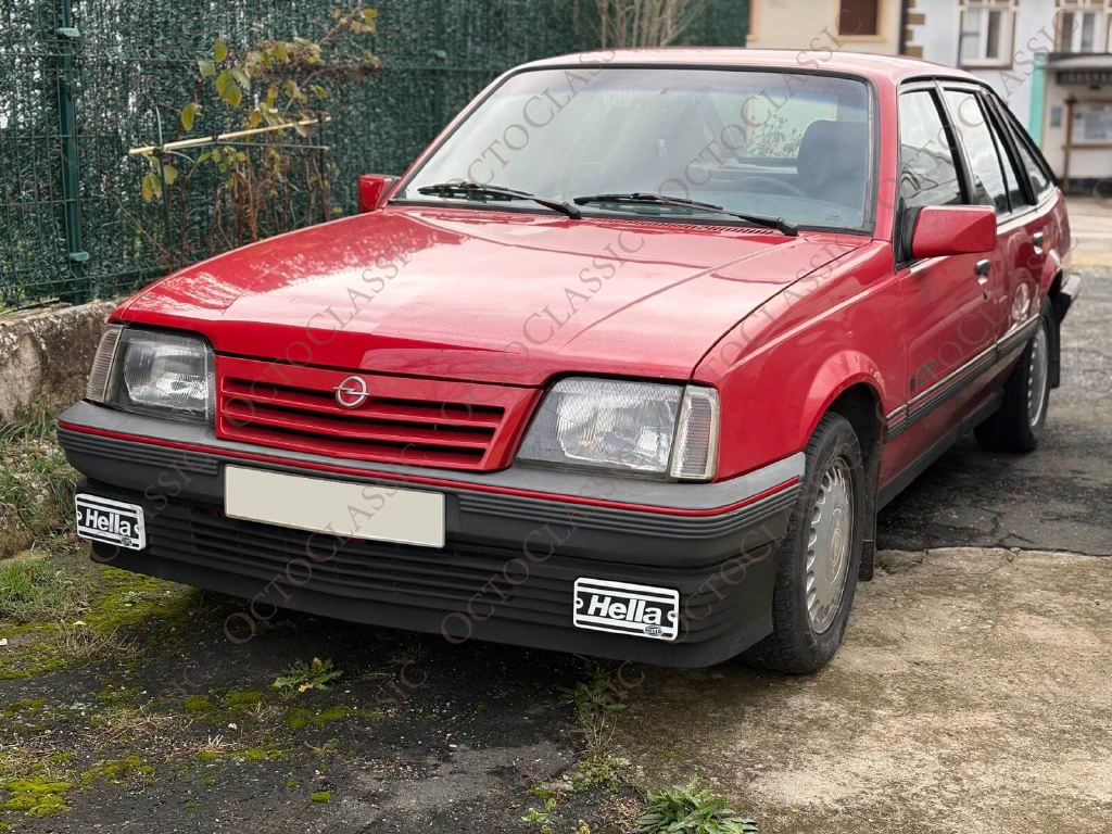 BMW E30 Opel Ascona Ford Sierra Hella Fog Light Covers Pair White And Black 30112625900 BMW E30 Opel Ascona Ford Sierra Hella Fog Light Covers Pair White And Black 30112625900