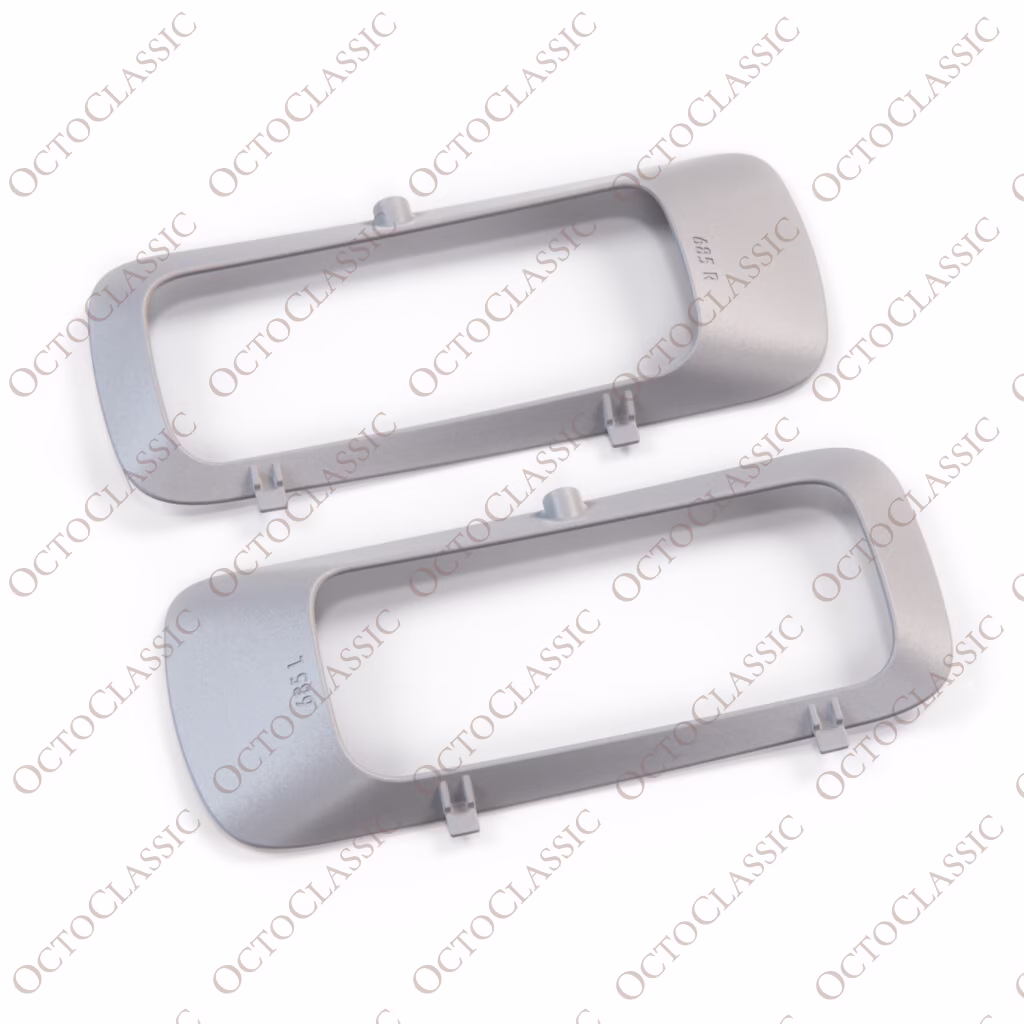 Ford Sierra Sapphire Cosworth Światła przeciwmgielne otaczają zestaw osłon lewe i prawe gruntowane 1651188 / 1651189