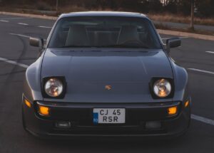 Porsche 944